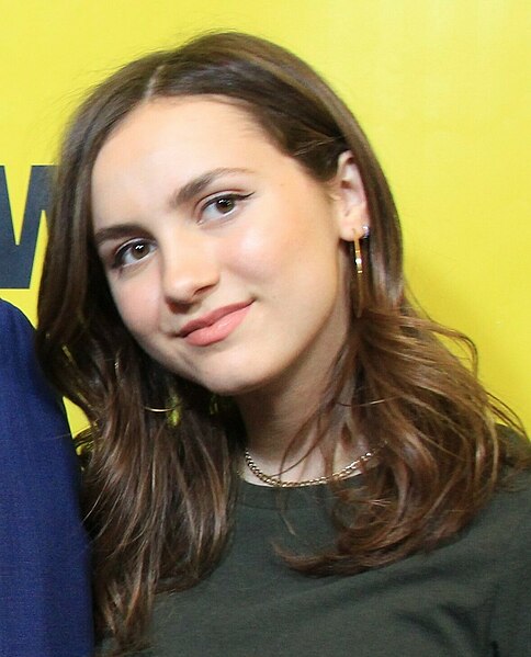 Image: Maude Apatow at SXSW Red Carpet premiere of BLOCKERS (26876897268) (cropped) (cropped 2)