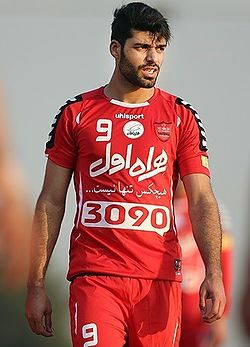 Mehdi Taremi in training.jpg