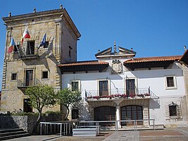 Muriedas (Camargo) - Palacio del Marqués de Villapuente (Ayuntamiento de Camargo) 2.jpg