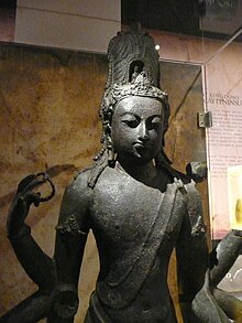 Bronze Avalokiteshvara statue found in Perak, 8th-9th century Muzium Negara KL67.JPG