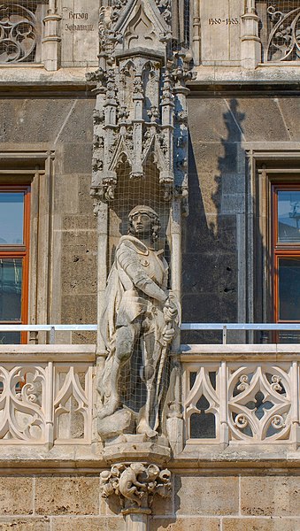 File:Neues Rathaus, München, Deutschland11.JPG