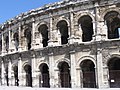 Nimes-Les Arenes zweite Hälfte 1.Jh.n.Chr-131mLang-101mBreit-60Arkadenbögen-eines der noch am besten erhaltenen Theater der römischen Welt-.JPG