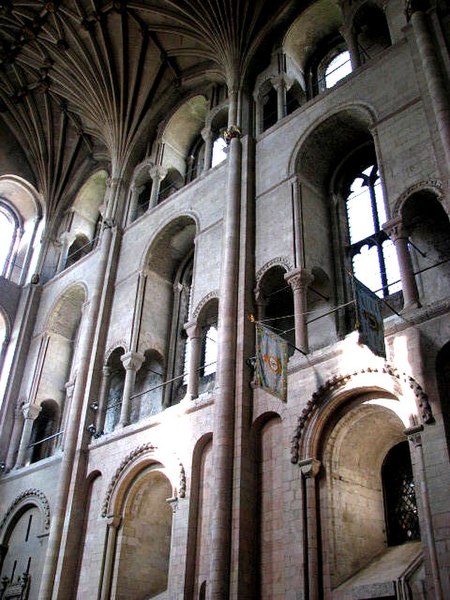 File:Norwich cathedral - interior - geograph.org.uk - 1549675.jpg