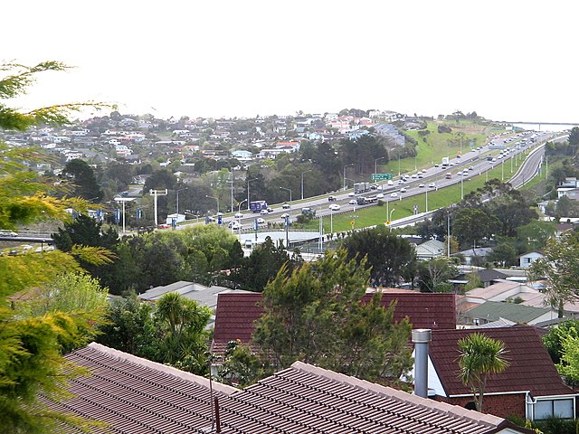SH 1 as the Auckland Northern Motorway, looking north from Forrest Hill, North Shore