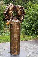 Escultura de Agnes Bernauer com Alberhto III em Munique, no Catelo de Blutenburg.