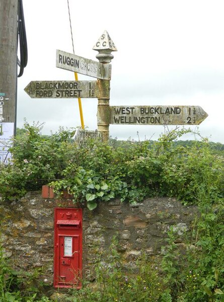 File:Old Direction Sign - Signpost near Manley's Farm, Pitminster - geograph.org.uk - 6049137.jpg