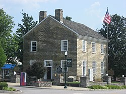 Old Green County Courthouse, norra och västra sidor.jpg