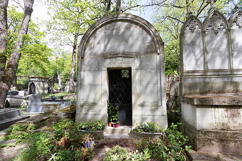 File:Père-Lachaise - Division 8 - Desbassayns de Richemont 01.jpg