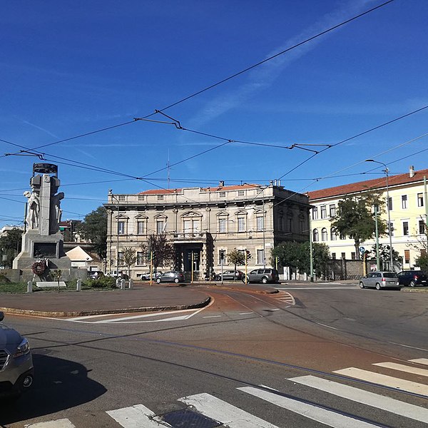 File:Palazzo del municipio di musocco.jpg