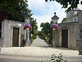 Entrée principale du parc Jean-Macé à Aytré donnant sur la médiathèque.