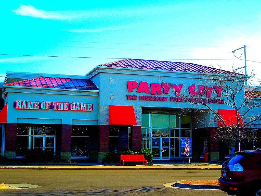 Party city partycity hi-res stock photography and images - Alamy