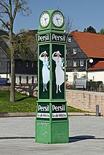 Persiluhr on the market square in Oelsnitz 2H1A9010WI.jpg