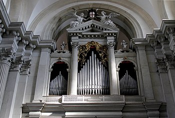 Pipe organ - Main altar - San Giorgio Maggiore - Venice 2016.jpg