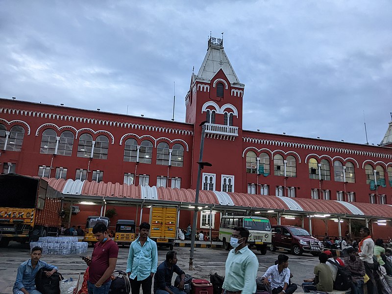 File:Puratchi Thalaivar Dr. M.G. Ramachandran Central Railway Station 2K22TNKAN (12).jpg