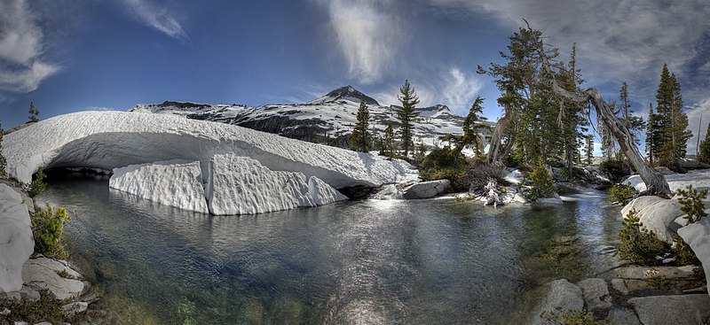 File:PyramidLakeOutlet.jpg