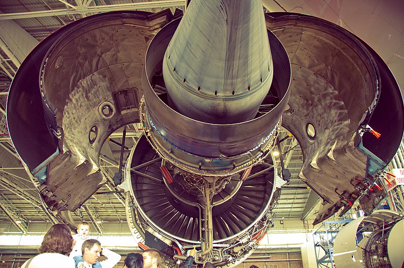 800px-Qantas_A380-800_VH-OQC_Trent_900_nacelle.jpg