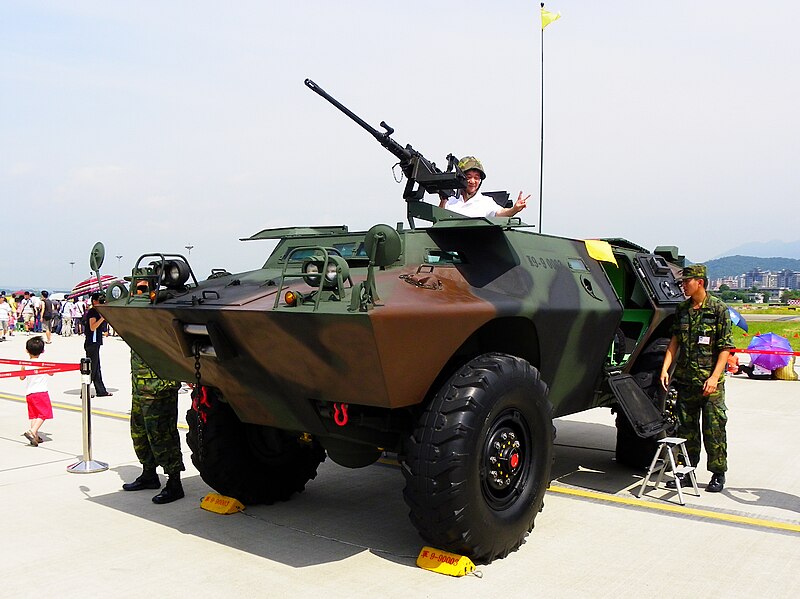 File:ROCA V-150 Commando in Songshan Air Force Base 20110813.jpg