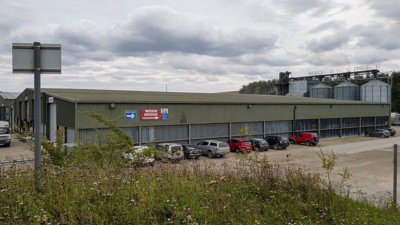 File:Rand Storage, Royston 2 2020-09-02.jpg