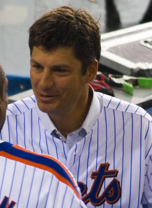 Ventura at the last game at Shea Stadium in 2008