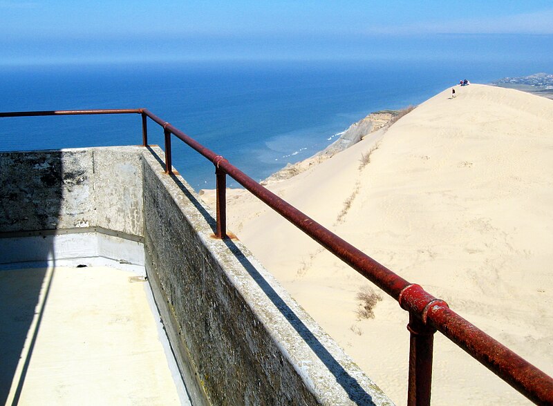 File:Rubjerg Knude, April 2009 ubt-9.JPG