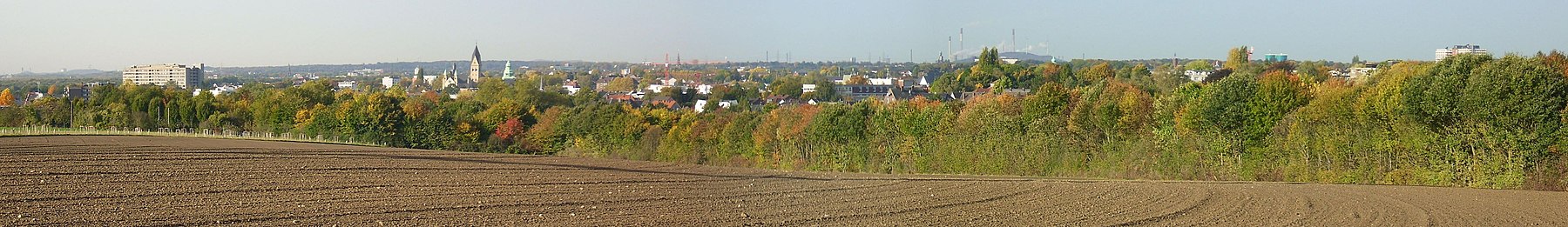 Ruhrgebietspano Recklinghausen und Halden vom Fritzberg (Elop).jpg