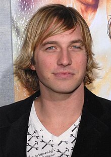 Ryan Hansen.jpg