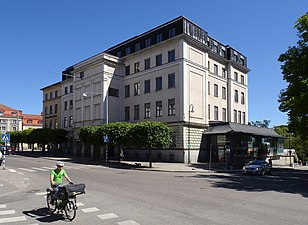 Södertälje stadshotell med Saltsjötorget i bakgrunden