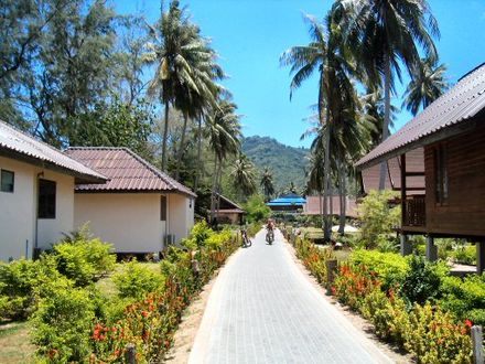 Sairee Beach Huts