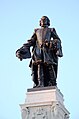 Français : Statue de Samuel de Champlain, par Paul-Romain Chevré (1898), installée à Québec, près de l'hôtel Château-Frontenac.