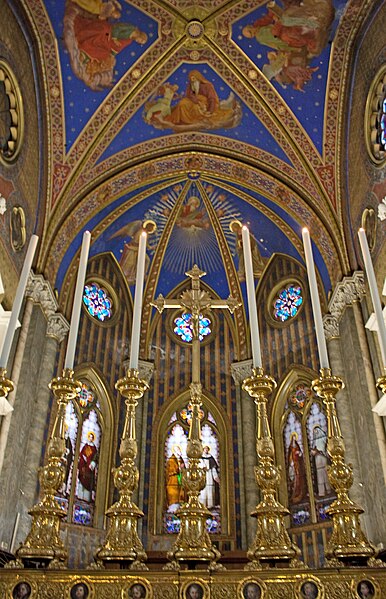 File:Santa Maria sopra Minerva altar 2010 2.jpg