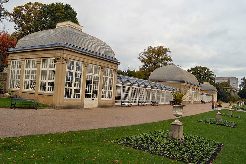 File:Sheffield Botanical Gardens, Glass House.jpg