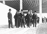 Invigning av Skogskrematoriet 1940: Asplund, Gustaf Adolf, Eugén och Larsson.