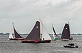 Skûtsjes in actie op het Sneekermeer.