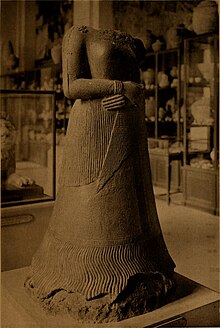 Statue of Napir-Asu (Louvre Museum, 1905) Statue of Napirasu, SB 2731 (14589370680).jpg