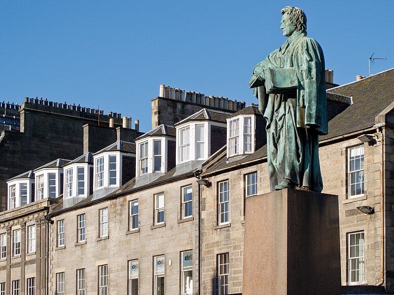 File:Statue of Thomas Chalmers, George Street, Edinburgh - 01.jpg