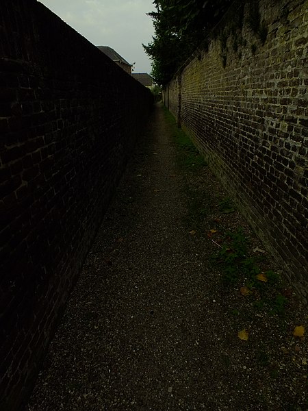 File:T.T Kloostermuur Grotestraat bij 69 Sambeek 525187.JPG