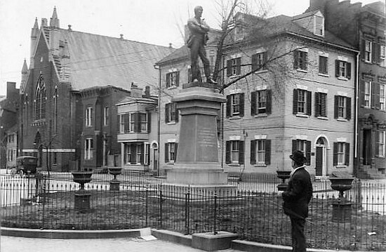 A Confederate memorial on George Washington Memorial Parkway, c. 1920