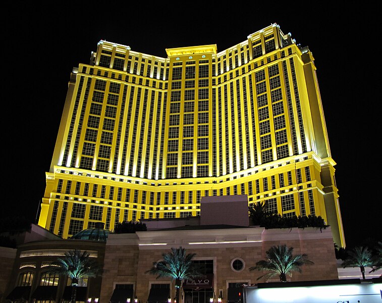 File:The Palazzo at night 2.JPG