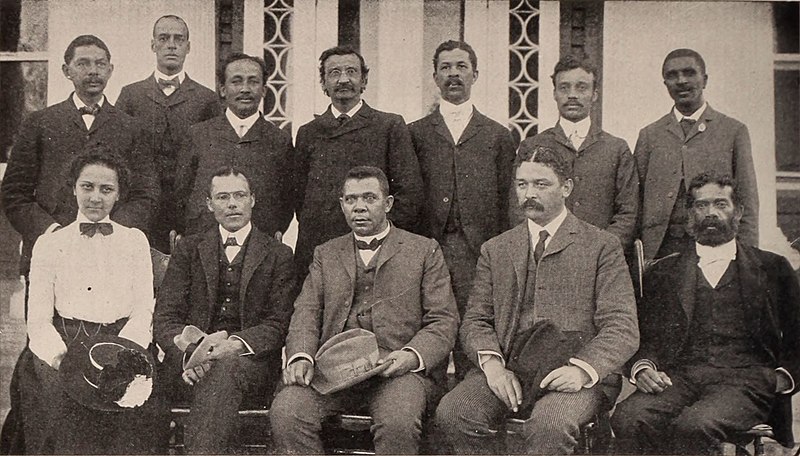 File:The Tuskegee Faculty Council, 1902.jpg