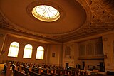 La sala principale di Internet Archive (2013).jpg