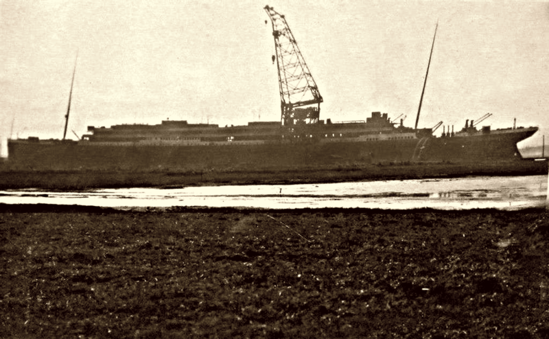 File:Titanic under construction, around September 1911.png