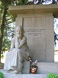 Скулптурата „Майка“, поставена на гроба на поета Димчо Дебелянов през 1934 г.