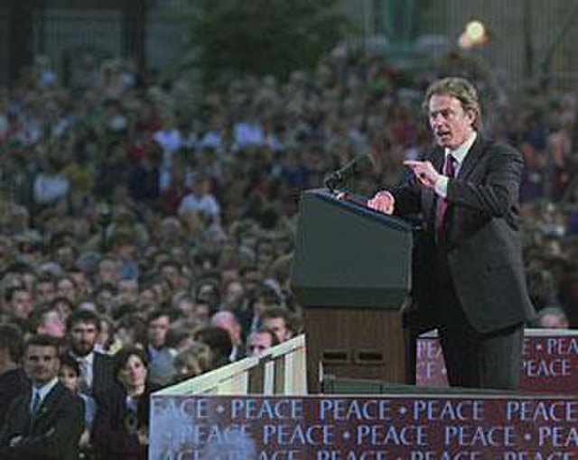 Addressing a crowd in Armagh, 1998