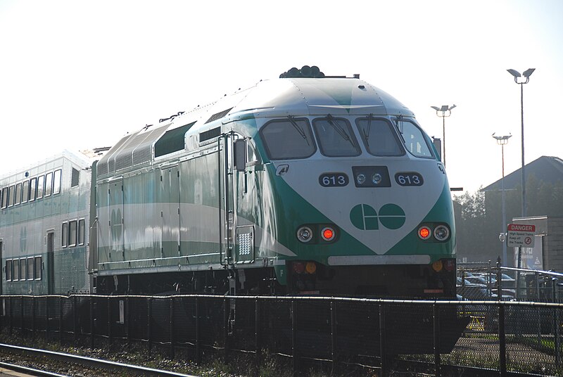 File:Trainspotting GO train -921 banked by MPI MP40PH-3C -613 (8123461077).jpg