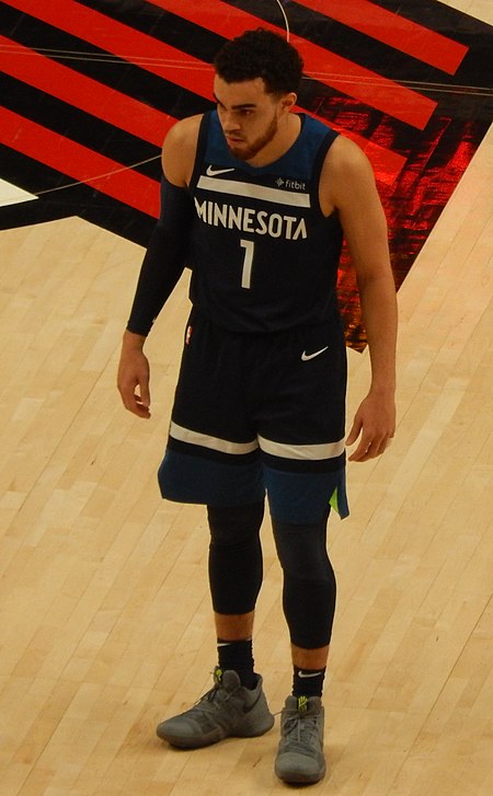 Tyus Jones (cropped).jpg