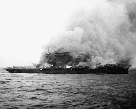 Tập_tin:USS_Lexington_(CV-2)_burning_and_sinking_on_8_May_1942_(NH_51382).jpg