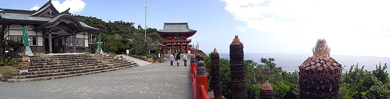 File:Udo jingu shrine , 鵜戸神宮 - panoramio - z tanuki (1).jpg