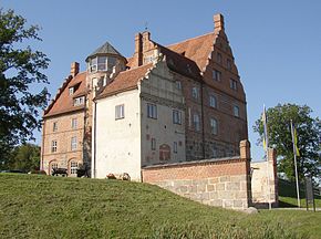 Ulrichshusen Manor (16th century)