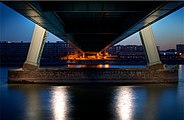 Vue nocturne sous le Severinsbrücke en 2008