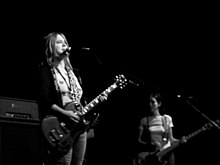 Louise Post performing with Veruca Salt in late 2006.